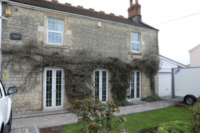 Midsomer Manor, Sleeps 16, Hot Tub, Near Bath
